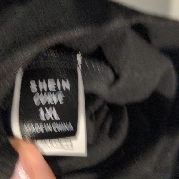 Size 1xl off the shoulder Halloween knee length shirt - Picture 4 of 4